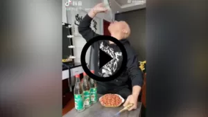 influencer-dies-after-live-streaming-himself-drinking-bottles-of-chinese-spirit-baijiu-_png