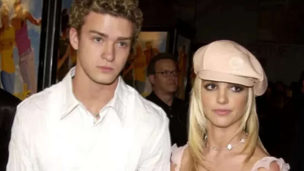 justin timberlake and britney spears in 2002__png