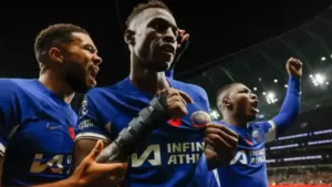 nicolas jackson hat-trick leads chelsea past nine-man spurs in wild derby win_png