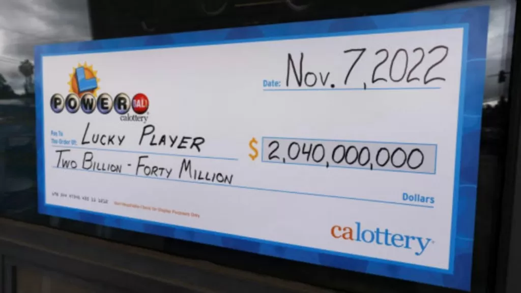 powerball winner wiped his social media, went to fiji after windfall_ report_png