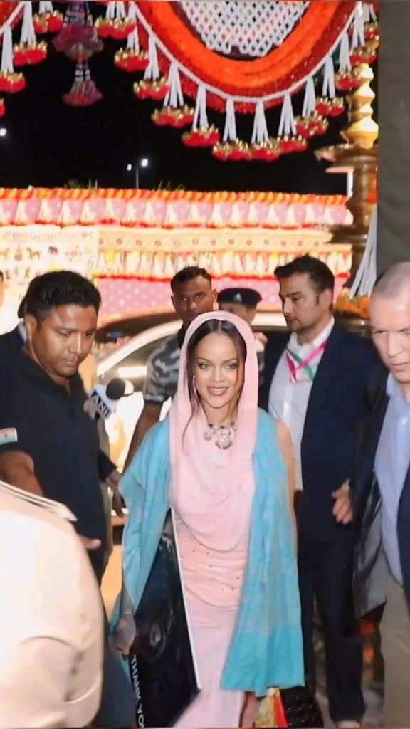 Rihanna Performed A 90 Minute Set For Lavish Bash