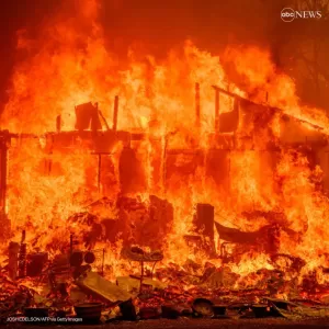 Thousands evacuate season's biggest wildfire in northern California