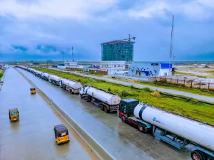 NNPC Mobilizes 100 Trucks to Load Fuel at Dangote Refinery, Marking Major Milestone in Nigeria's Energy Sector2