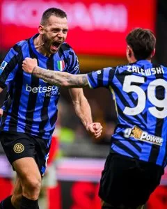 Derby della Madonnina Ends in 1-1 Stalemate as Stefan de Vrij Saves Inter Milan