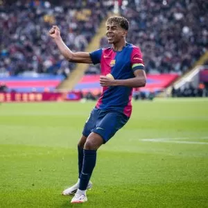 Lewandowski Scores as Barcelona Edge Alaves 1-0