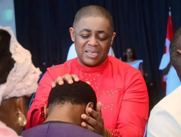 Viral photos of former Minister of Aviation, Femi Fani-Kayode laying his hands on members of a church raises eyebrows online