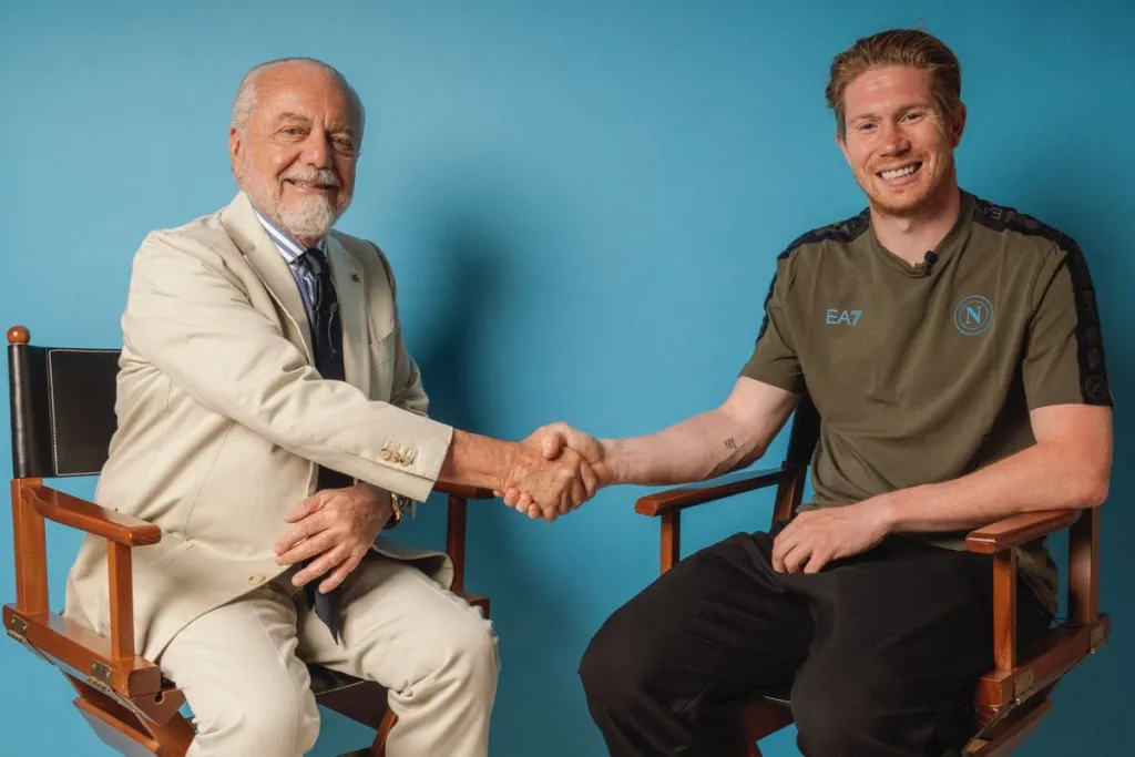 Kevin De Bruyne signs in as new Napoli player!