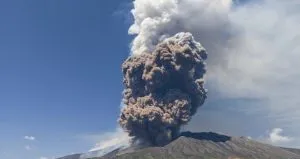 Mount Etna Erupts in Spectacular Display, Sending Tourists Fleeing for Safety